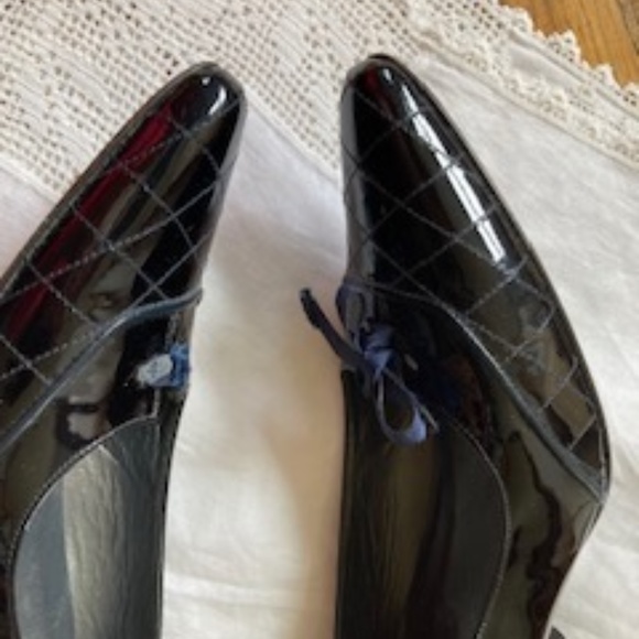 Stuart Weitzman 2 1/2" Kitten Heel black Patent Leather Size 9 1/2 " N - Picture 6 of 12